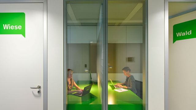 Nicht immer sitzt man an seinem Desk – manchmal braucht man auch Ruhe und Konzentration. © Rupert Steiner