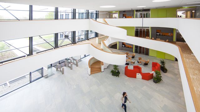 ERBER Campus Eingangsbereich Überblick, © Walter Oberbramberger